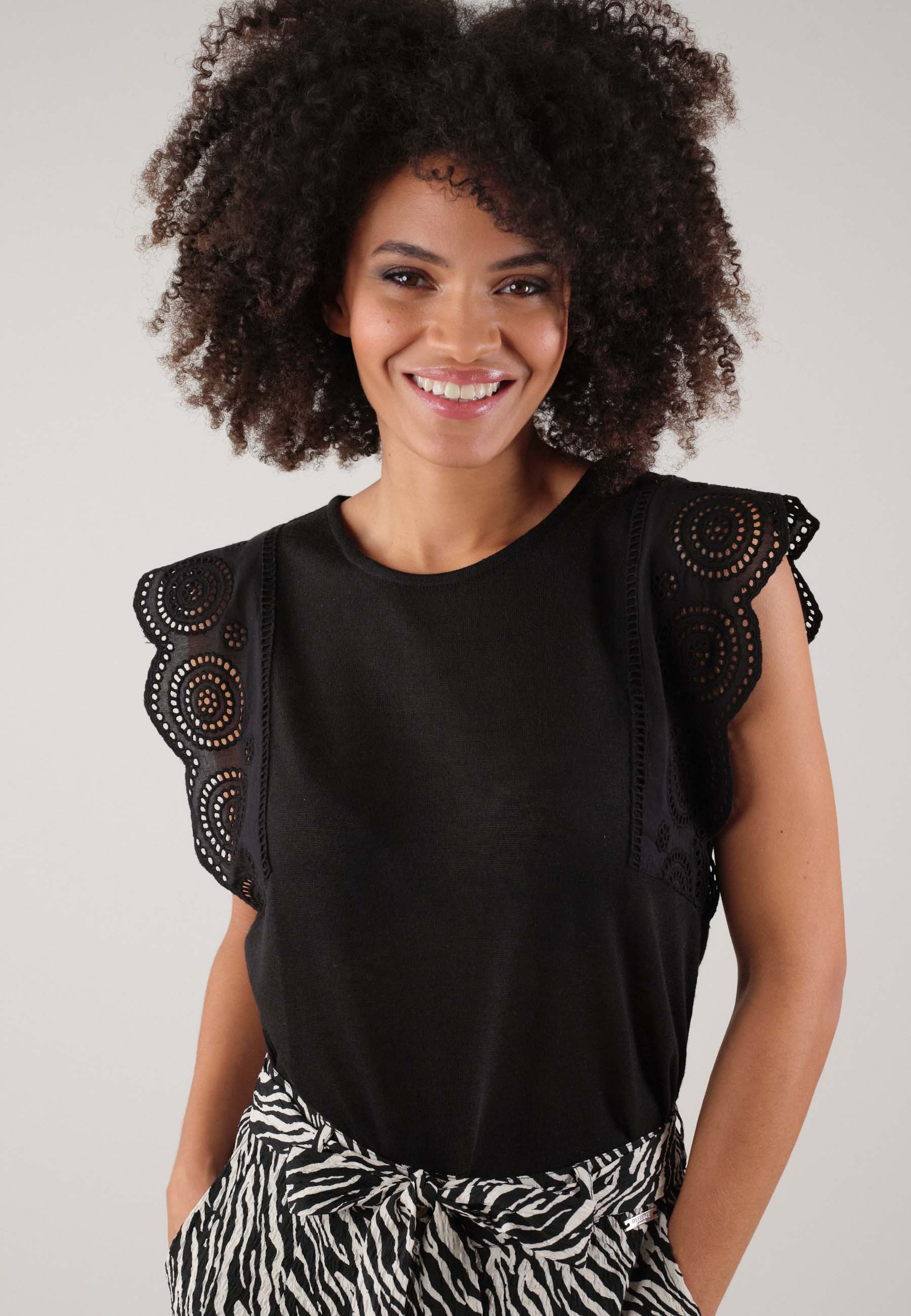 T-Shirt AZIA - Deeluxe - Modalova