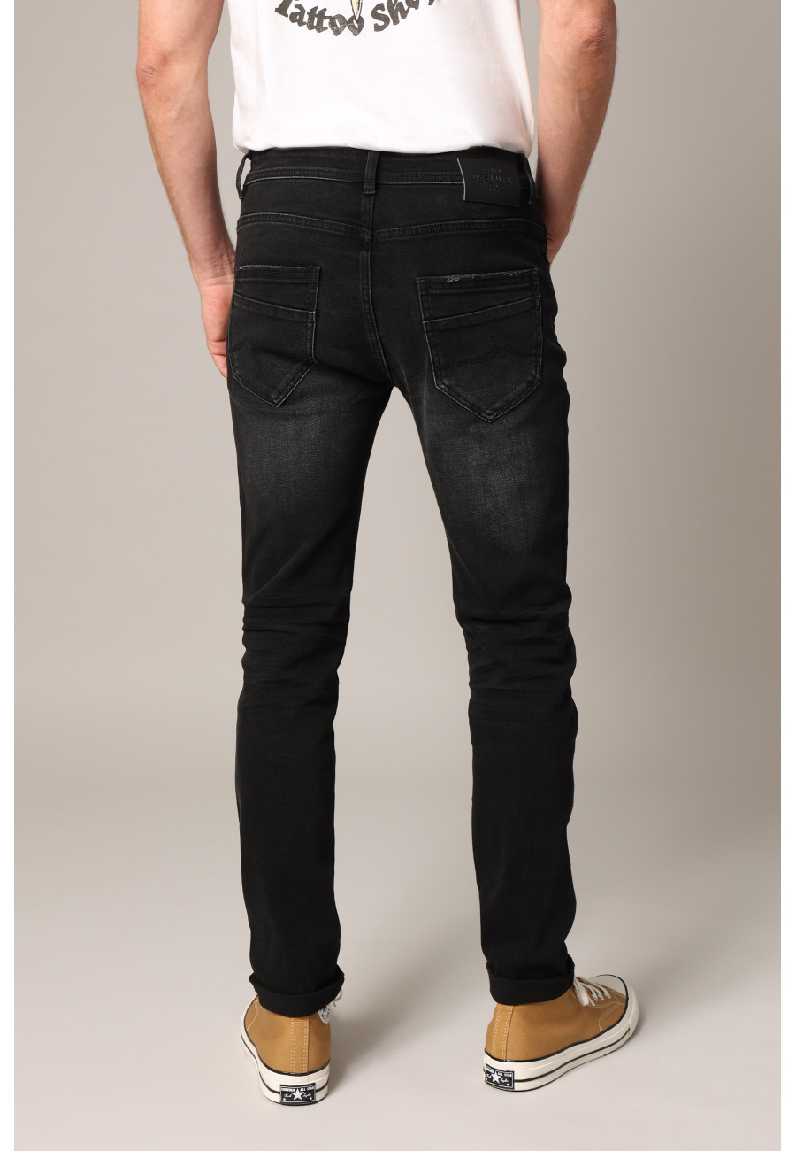 CARLOS Jeans