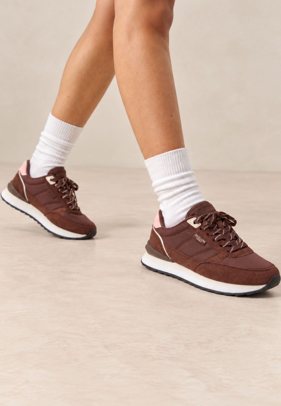 06V9502W_DANIKA_BROWN1