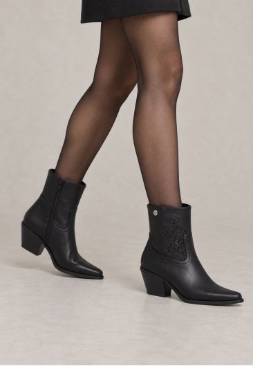 DELTA-Shoe